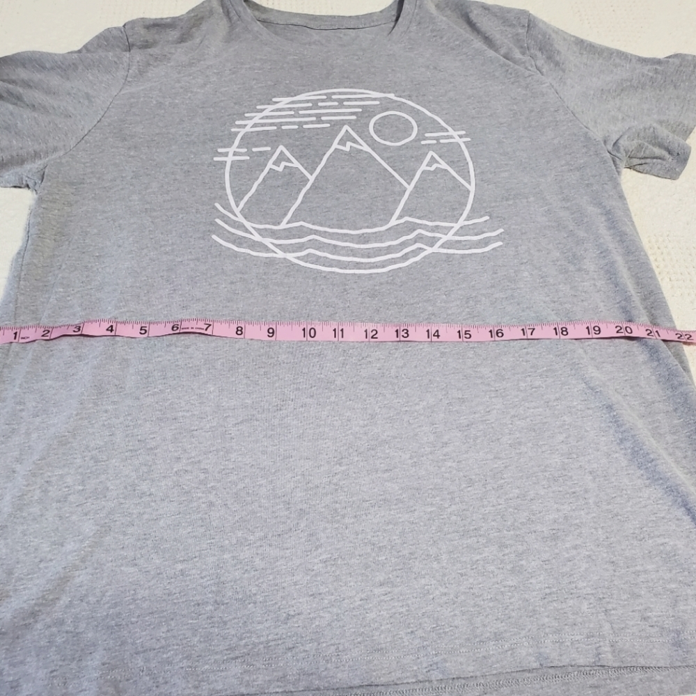 Women's light gray Goodfellow tee-shirt top with mountain logo size xl - Picture 3 of 9